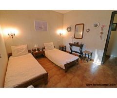 Casa con piscina en la urb. Roca de Malvet.