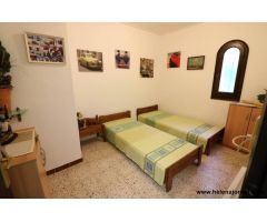 Casa con piscina en la urb. Roca de Malvet.