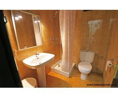 Casa con piscina en la urb. Roca de Malvet.