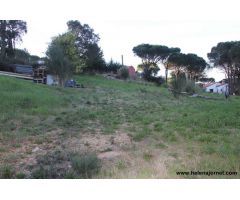 Gran terreno en la urbanización Golf Costa Brava