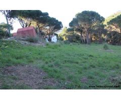 Gran terreno en la urbanización Golf Costa Brava