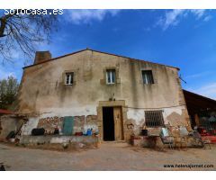 Masía para reformar con un gran terreno en Sant Amanç