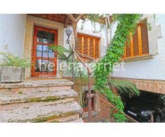 Maravillosa casa con jardín en el centro del pueblo 