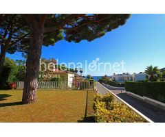 Espectacular casa con jardín en la prestigiosa urbanización de La Gavina en SAgaró