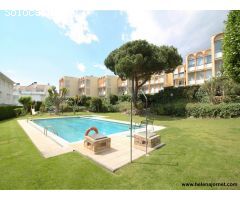 Apartamento con jardín y piscina comunitaria en SAgaró