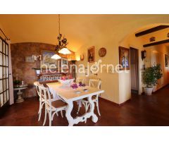 Casa de piedra situada en la urbanización Can Manel en Castell d´Aro