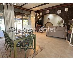 Fantástico chalet con piscina en la urbanización Vescomtat de Cabanyes