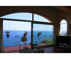 ESPECTACULAR CASA DE 175 M2 EN LA ZONA SANT ELM CON VISTAS A  MAR