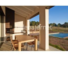 Espectacular finca de gran tamaño y edificable en la villa de Saus