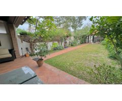 CHALET PAREADO EN PLAYAMAR