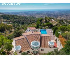 ESPECTACULAR VILLA EN MIJAS