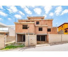 SOLAR CON ESTRUCTURA EN GOJAR