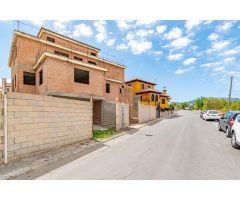 SOLAR CON ESTRUCTURA EN GOJAR