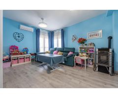 Precioso piso de 3 dormitorios, 2 baños, balcón y 2 plazas de garaje en Santa Fe