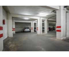 Venta de garaje en Calle Pedro Antonio de Alarcón a 50 metros de Calle Recogidas