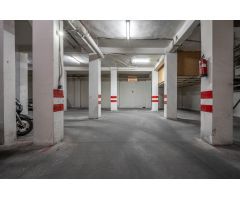 Venta de garaje en Calle Pedro Antonio de Alarcón a 50 metros de Calle Recogidas