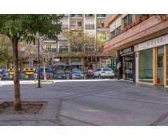 Garaje de 24 m2 en venta junto al Paseo del Emperador Carlos V