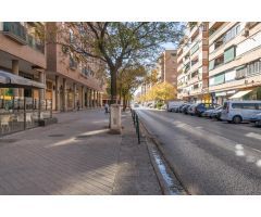 Garaje de 24 m2 en venta junto al Paseo del Emperador Carlos V