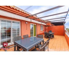 Precioso ático con gran terraza en Calahonda.