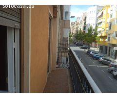 Piso en Elche zona Centro, 6 habitaciones y 2 baños