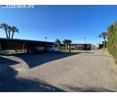 Chalet de dos plantas con 4 habitaciones y Piscina en Carretera de Santa Pola.