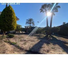 Chalet de dos plantas con 4 habitaciones y Piscina en Carretera de Santa Pola.