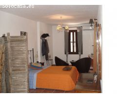 Casa con terreno, cuatro dormitorios, finca, cortijo y restaurante en Vera