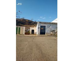 Parcela Urbana de 2000 mt con vivienda y almacén en El Puertecico, Huércal Overa