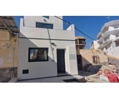 Casa reformada de  tres dormitorios con vistas al mar en Villaricos