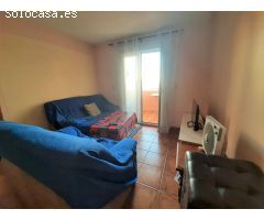 Apartamento de dos dormitorios con terraza y vistas al mar en Garrucha