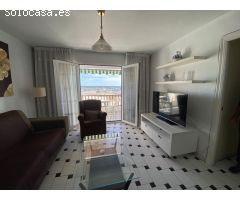 Piso de tres dormitorios y 2 baños con vistas al puerto de Garrucha