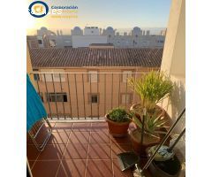 Piso de dos dormitorios con terraza y ascensor en Garrucha