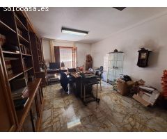 Piso de 4 habitaciones y 2 baños en La Catedral