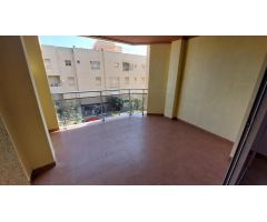 Piso de 2 dormitorios y terraza en el centro de Garrucha