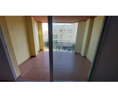 Piso de 2 dormitorios y terraza en el centro de Garrucha