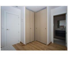 Chalet Adosado de 3 Habitaciones y 3 Baños con Piscina y Solarium en Alenda Golf.