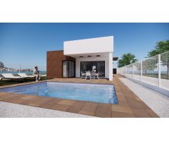 Chalet independiente de 2 dormitorios con piscina y garaje