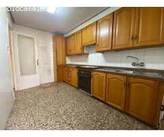 Piso de 4 Habitaciones y 2 Baños en el centro de Elche.