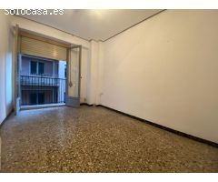Piso de 4 Habitaciones y 2 Baños en el centro de Elche.