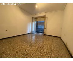 Piso de 4 Habitaciones y 2 Baños en el centro de Elche.