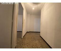 Piso de 4 Habitaciones y 2 Baños en el centro de Elche.