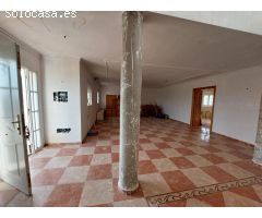 Casa con parcela con olivos en Bédar