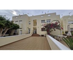 Chalet Adosado 4 dormitorios primera línea en Vera Playa