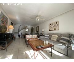 Chalet de 3 Habitaciones y 2 Baños en Santa Pola del Este.