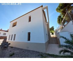 Fantástico Chalet de 4 Plantas con piscina en San De Los Terreros