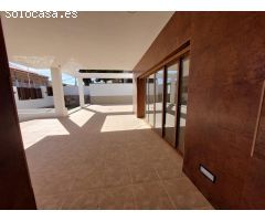 Fantástico Chalet de 4 Plantas con piscina en San De Los Terreros