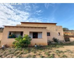 Casa solar con 2 habitaciones, terreno con olivos, aljibe y pozo en Bédar