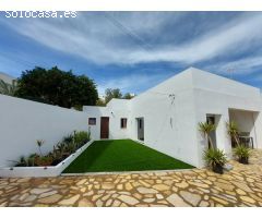Chalet de 4 habitaciones y piscina en Mojácar Playa