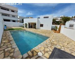 Chalet de 4 habitaciones y piscina en Mojácar Playa