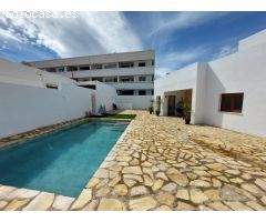 Chalet de 4 habitaciones y piscina en Mojácar Playa
